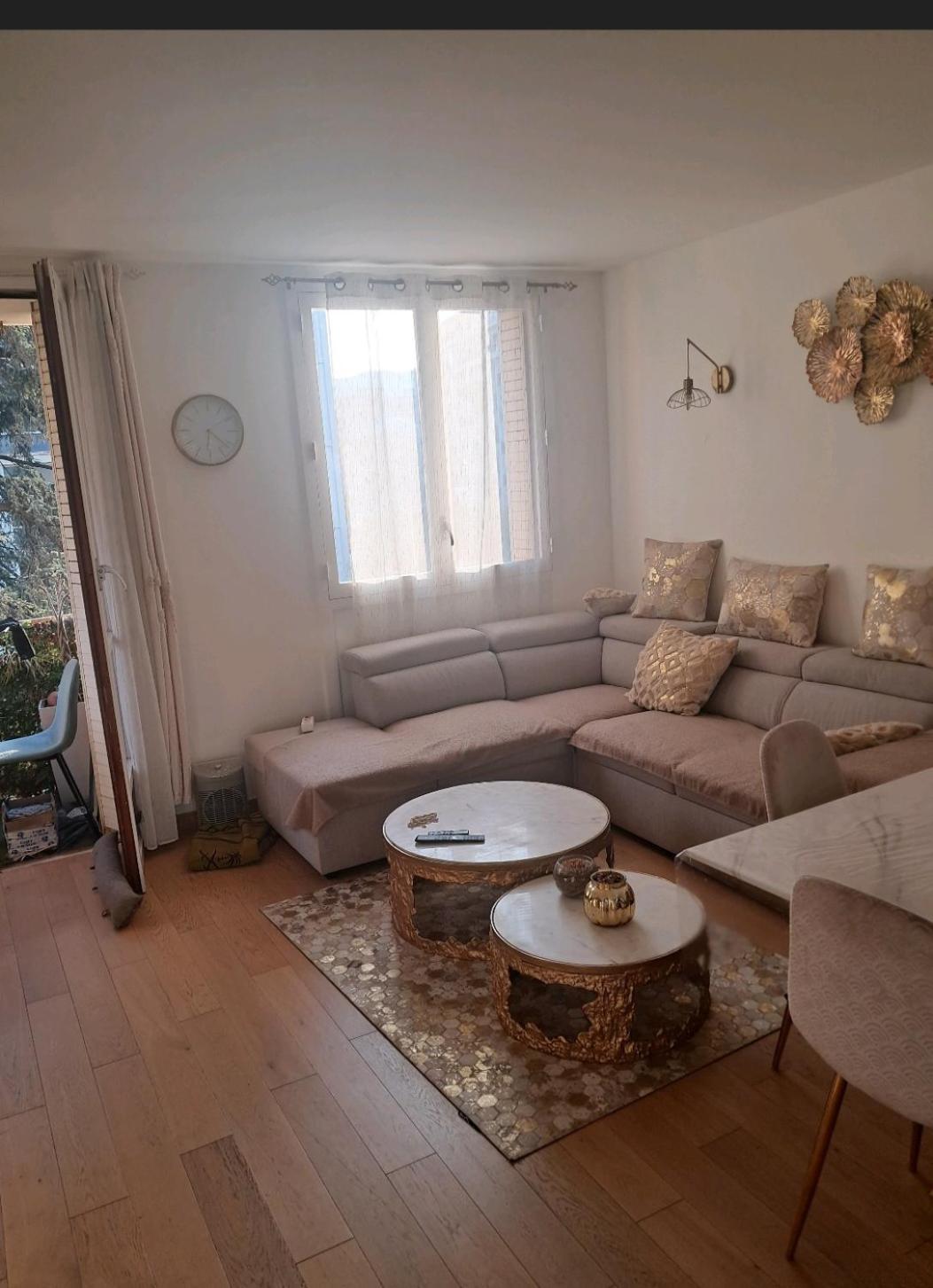 3 Pieces Avec Stationnement Appartamento *